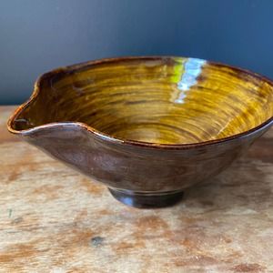Art Pottery Handmade Brown Ceramic Glazed Bowl with Spout